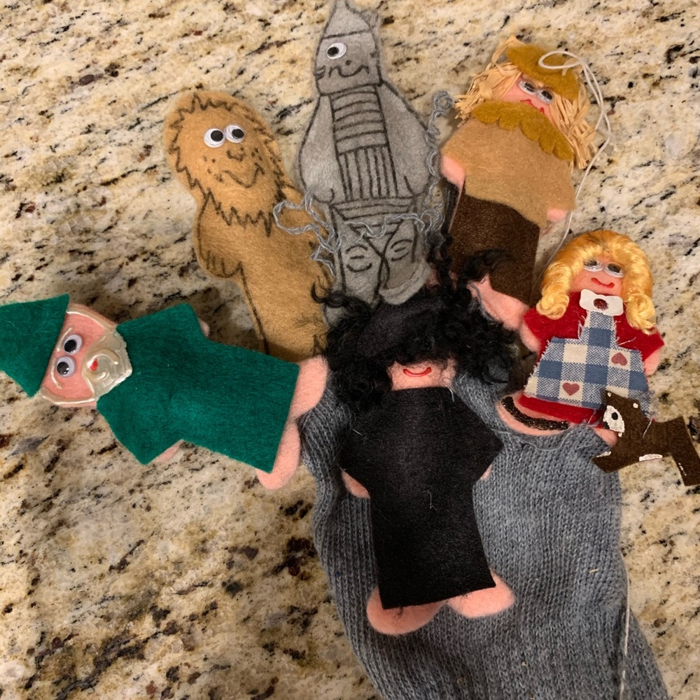 Wizard of Oz finger puppet